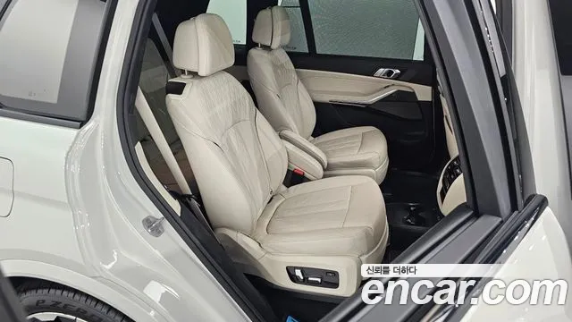 BMW X7 — Фото автомобиля 8