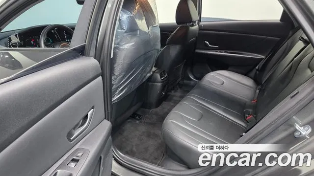 Hyundai Avante CN7 — Фото автомобиля 12