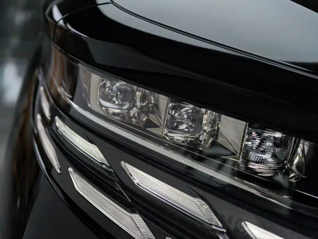 Toyota Alphard — Фото автомобиля 3