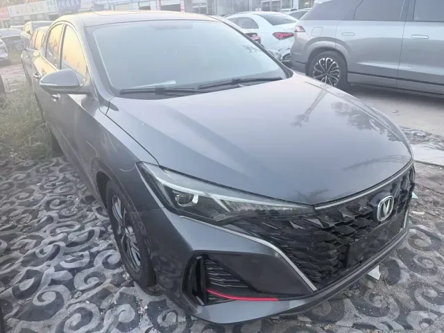 Changan Eado — Фото автомобиля 3
