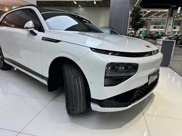 Xpeng G9 — Фото автомобиля 4