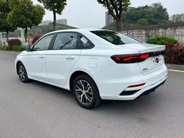 Geely Emgrand — Фото автомобиля 7