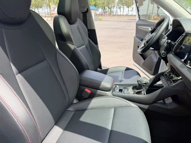 Skoda Karoq — Фото автомобиля 11