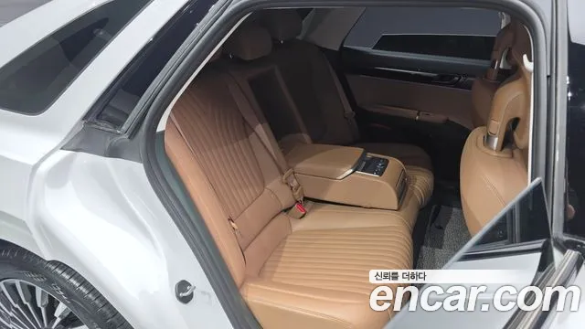 Hyundai Grandeur Grandeur (GN7) 2.5 Бензин 2WD — Фото автомобиля 10