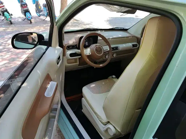 Wuling Hongguang Mini EV — Фото автомобиля 15