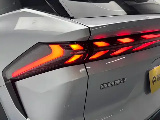 Geely Galaxy L7 — Фото автомобиля 18