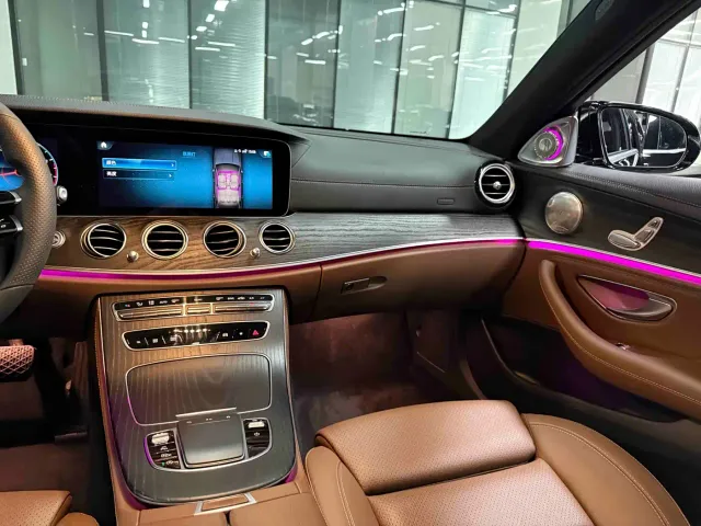 Mercedes-Benz E-Class — Фото автомобиля 16