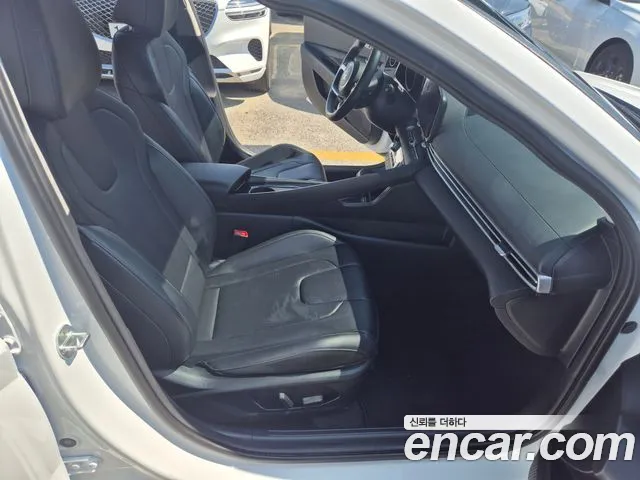 Hyundai AVANTE Avante (CN7) — Фото автомобиля 12