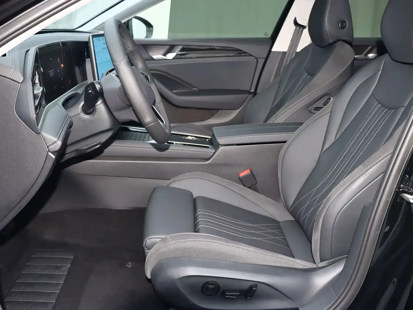 Volkswagen Magotan 2024 380TSI DSG Premium Edition — Фото автомобиля 5