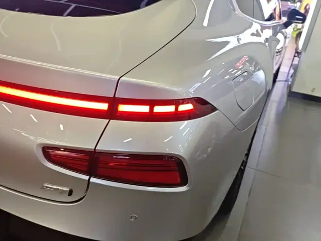 Xpeng P7 — Фото автомобиля 7