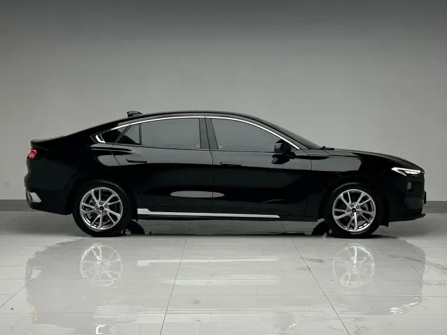 Ford Mondeo — Фото автомобиля 6