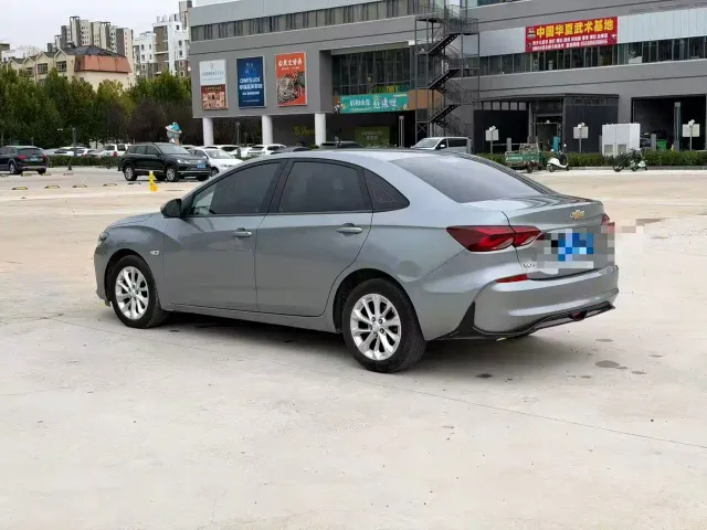 Chevrolet Monza — Фото автомобиля 5