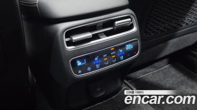 Genesis GV70 — Фото автомобиля 20
