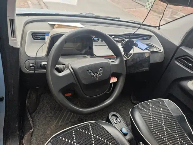Wuling Hongguang Mini EV — Фото автомобиля 12