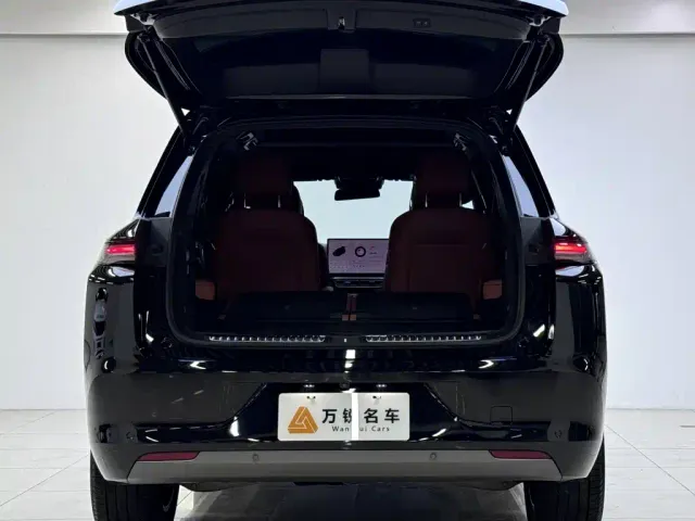 Li Auto L8 — Фото автомобиля 5