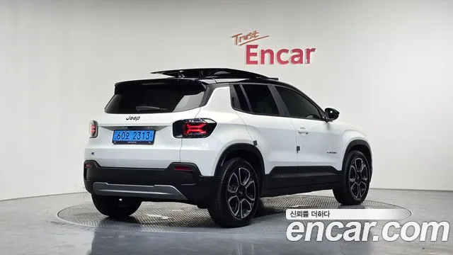 Jeep Avenger — Фото автомобиля 2