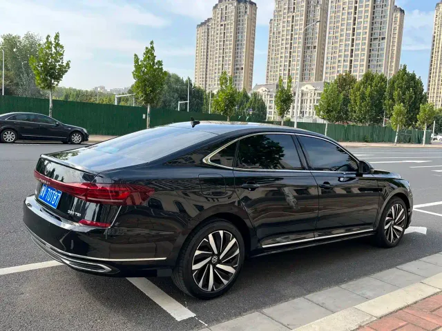 Volkswagen Passat — Фото автомобиля 10