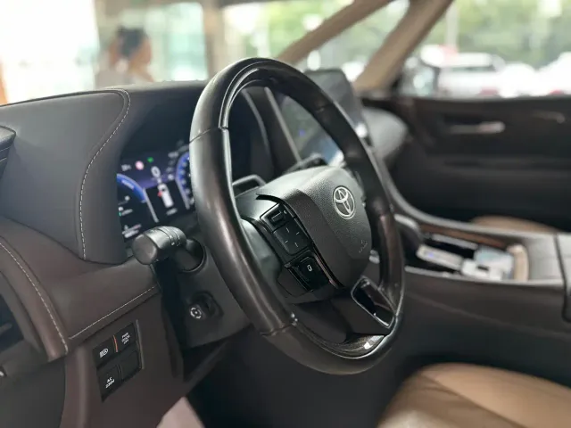 Toyota Alphard — Фото автомобиля 9