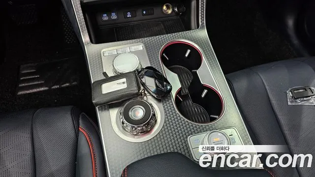 Genesis GV80 — Фото автомобиля 9