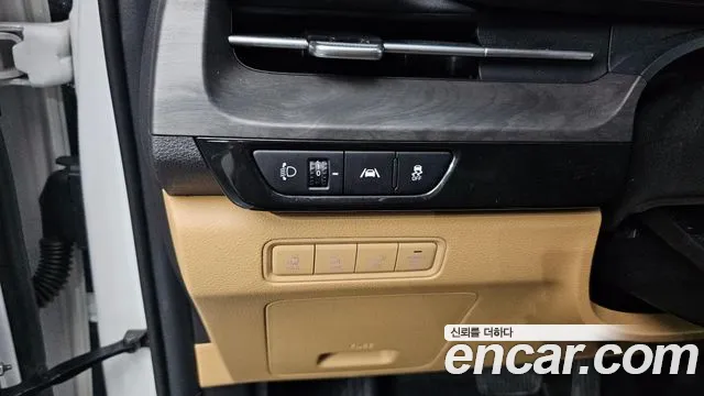 Kia Carnival 4th Gen — Фото автомобиля 30