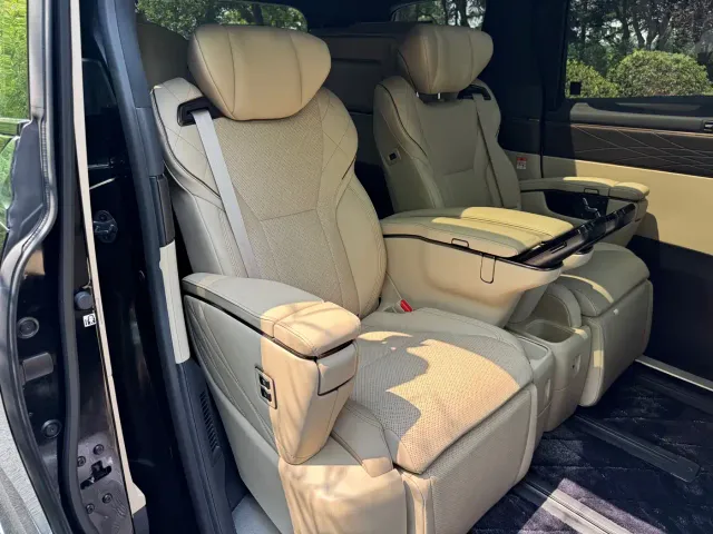 Toyota Vellfire — Фото автомобиля 18