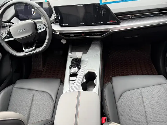 Changan Oshan Changan Oshan Z6 2022 Blue Whale 1.5T DCT Intelligent Enjoyment — Фото автомобиля 4