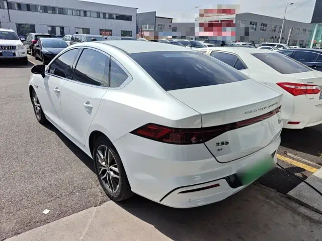 BYD Qin PLUS — Фото автомобиля 4