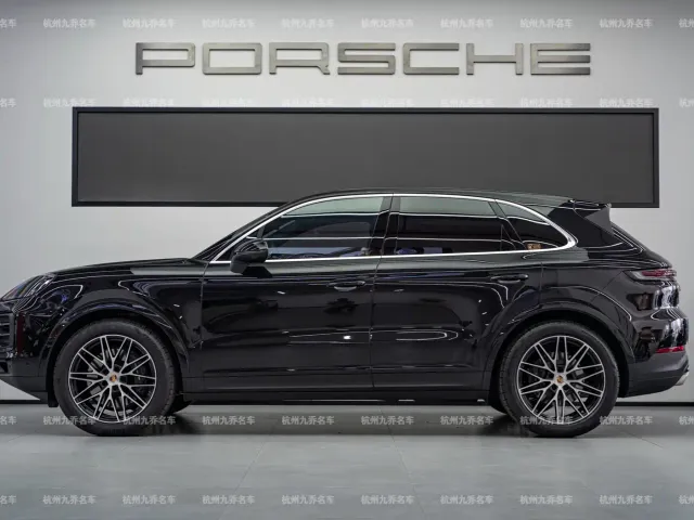 Porsche Cayenne — Фото автомобиля 8