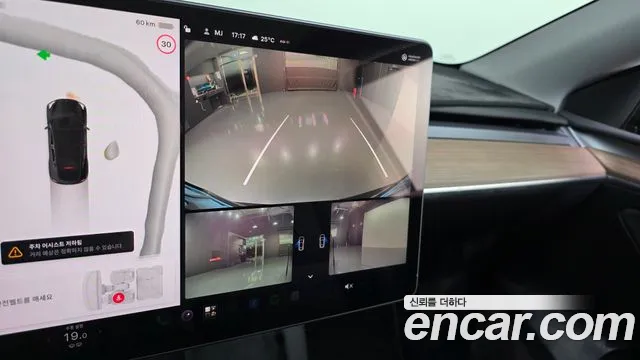 Tesla Model Y — Фото автомобиля 26