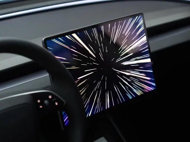 Tesla Model 3 — Фото автомобиля 15