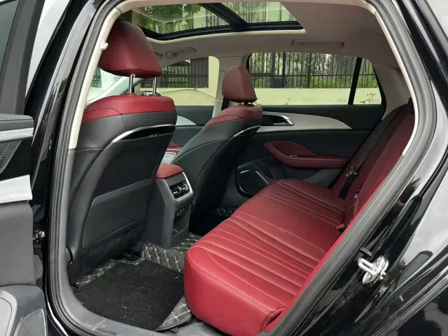 Hongqi H5 — Фото автомобиля 5