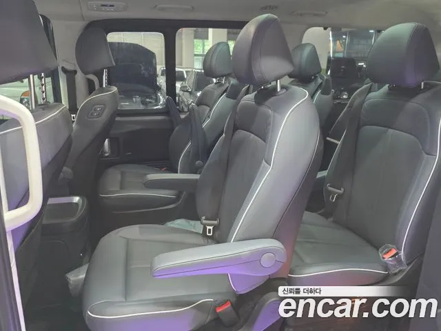 Hyundai Staria Staria 4WD Lounge 9 мест — Фото автомобиля 10