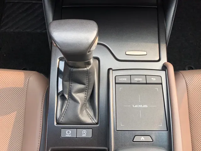 Lexus ES — Фото автомобиля 14