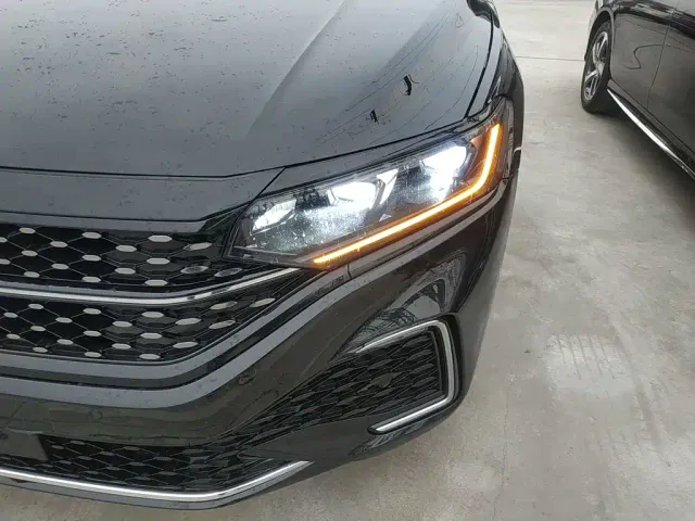 Volkswagen Passat — Фото автомобиля 17