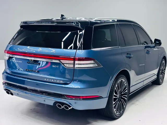 Lincoln Aviator — Фото автомобиля 5