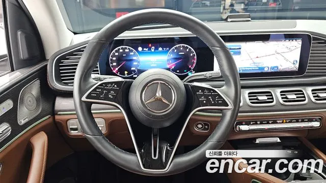 Mercedes-Benz GLE-Class — Фото автомобиля 12