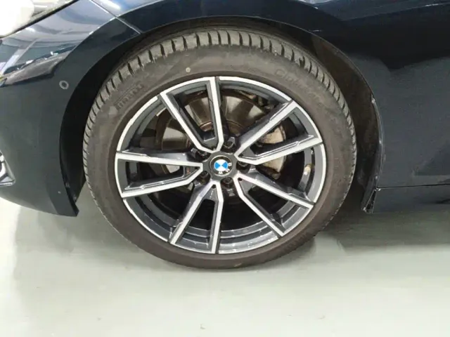 BMW 3 Series — Фото автомобиля 22