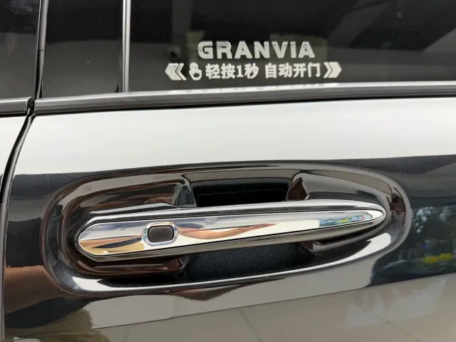Toyota Granvia — Фото автомобиля 23