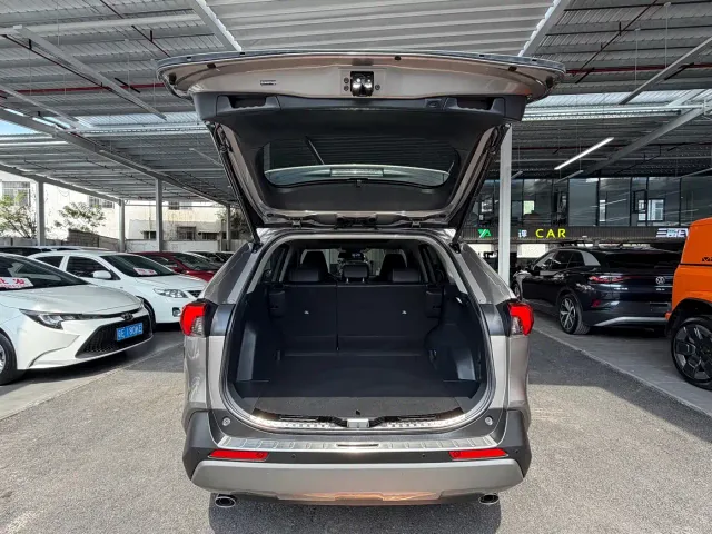 Toyota RAV4 — Фото автомобиля 17