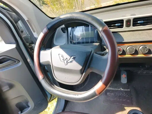 Wuling Hongguang Mini EV — Фото автомобиля 10