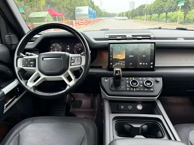 Land Rover Defender — Фото автомобиля 5