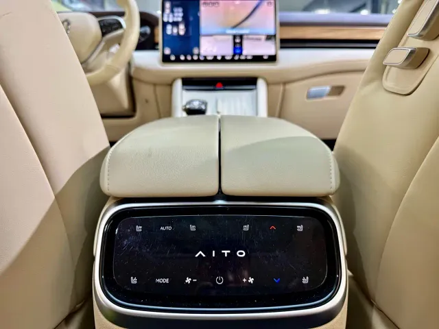 Aito M7 — Фото автомобиля 8