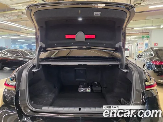 BMW 7-Series 7 серия (G70) 740i xDrive M Sport — Фото автомобиля 18