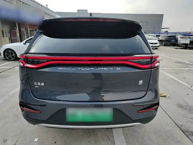 BYD Tang — Фото автомобиля 5