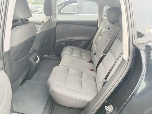 IM Motors LS6 — Фото автомобиля 16