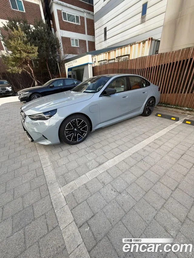 BMW M5 G90 — Фото автомобиля 5
