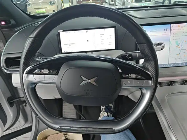 Xpeng G9 — Фото автомобиля 10