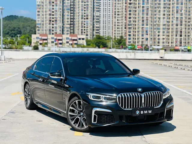 BMW 7 Series — Фото автомобиля 3