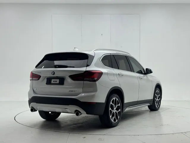 BMW X1 — Фото автомобиля 4