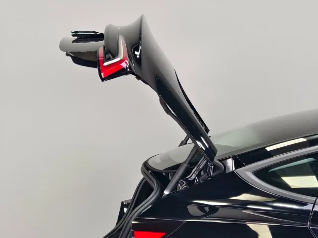 Tesla Model 3 — Фото автомобиля 18